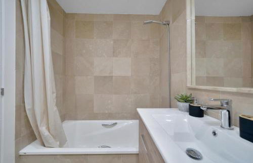 Palm Beach Residency - Beachside with Free Parking - Photo 33