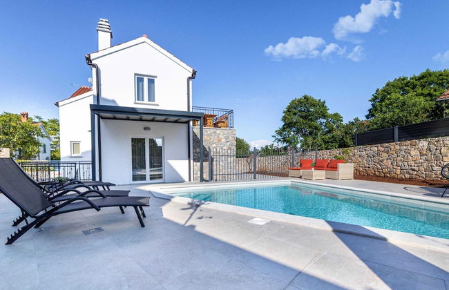 Luxury Krk Villa With Private Pool and Gardens - Photo 24