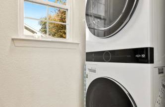 Easy E-0 3 MI Walk to DT & Momentary - Foto 23