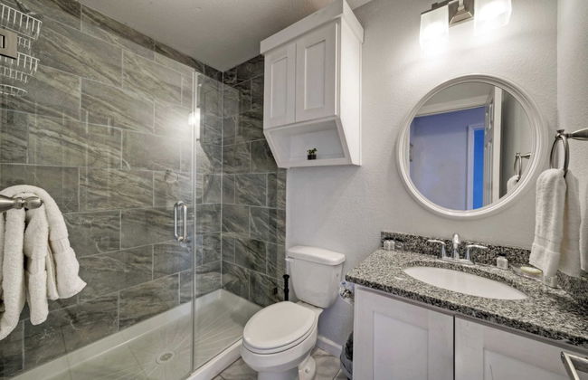 Sleeps 26 2 Homes w/ Waterfront Pool + Boat Dock Laguna Village Escape - Foto 58