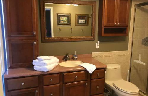 Lakefront Home Where You Can Retreat and Relax - Foto 19