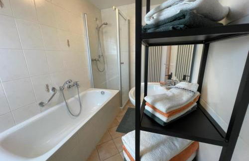 Schöne Ferienwohnung mit viel Platz und Parkplatz - Foto 13