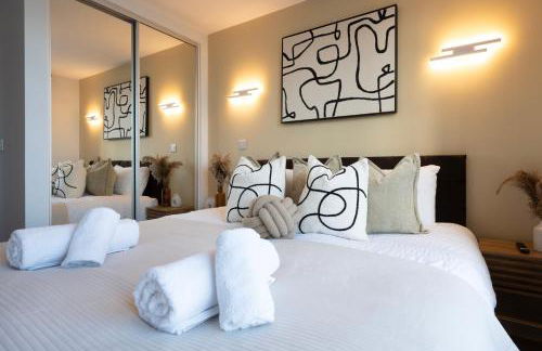 1BR - Stunning 5th-Flr Views - Sleeps 4 - Parking - Foto 5