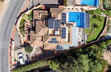 Infinity pool mansion by Costarentals - Ref 85 - Photo 59