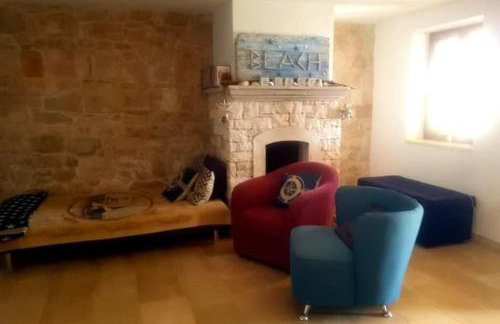 Green Marble Pool Cottage 3 BR in 2 adjoining stone buildings on a 2 acre private land - Foto 35