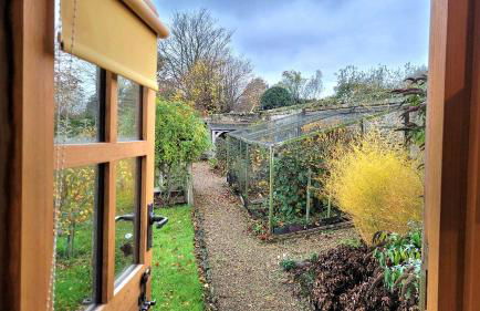 Plank Bridge Shepherds Hut in Orchard - Peaceful Escape for Two - Foto 4