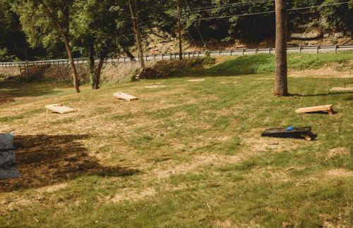 Bell Tower Suite Private Riverfront Stay Near Charleston WV - Foto 37