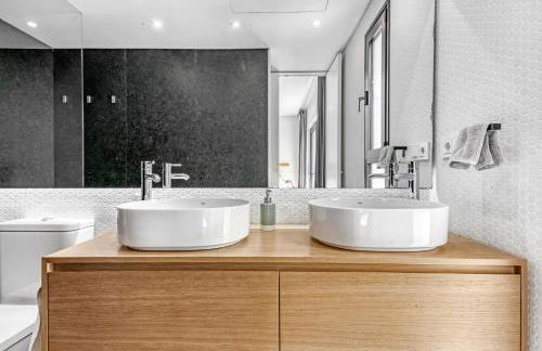 LeonAlba House Private Villa Private rooftop Private Pool Private Andalusian Courtyard Free Parking BBQ 8 Guests - Foto 32