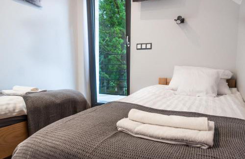 Brama Sanu - z prywatną linią brzegową Jeziora Solińskiego - pomosty - pontony - basen sezonowy - Foto 34