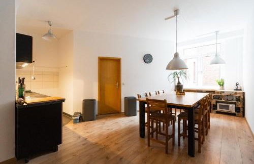 230 m2 Loft mit eigenem Wintergarten mit Tischtennis & Dart, kostenloser Parkplatz - Foto 17