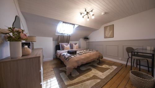 Comfort and Video Projector Close to Downtown - Photo 2