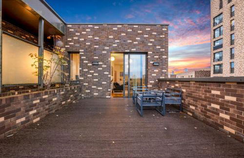 Modern 3-Bed Penthouse with Terrace & Gym, Near Canary Wharf, Weekly deals - Foto 9