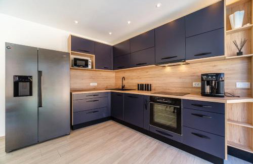 Villa TM with private heated pool, poolhouse & private garage - Photo 16