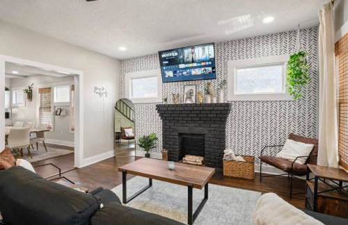 Historic 4BR Home centrally located in Riverside. - Foto 1