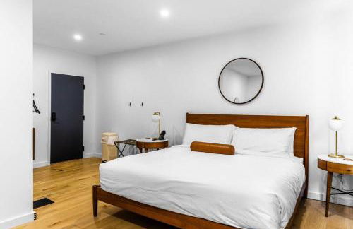 Historic Hotel, King Bed, Fast WiFi, Room # 104 - Foto 10