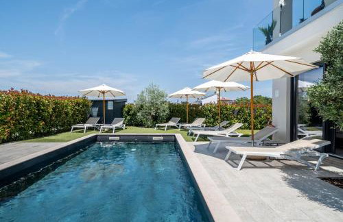 NoaMio Homestay with Heated Swimming Pool & Sauna - Photo 1