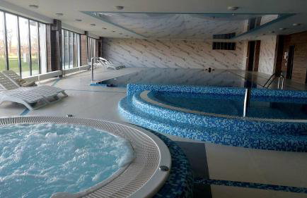 Studio by the River with Terrace, Basen, Sauna, Jacuzzi, Fitness - Foto 30