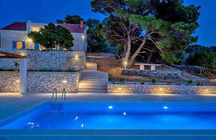 A gorgeous villa on a private property on the island Brač - Foto 28