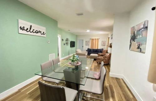 Heart of Miami sleeps 10 near Little Havana Beaches - Foto 26