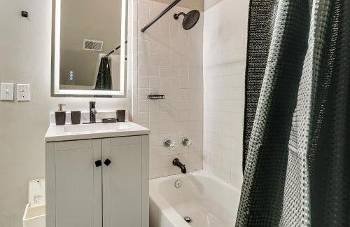 Stay Near the Derby and Downtown! Louisville Apt - Foto 18