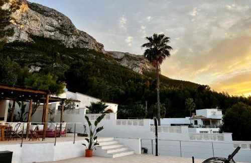 House with swimming pool and amazing sea and mountain views in Montgó, Denia - Photo 35