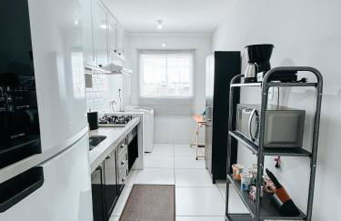 Novo Apto em Condomínio Fechado c/Ar e Elevador - Foto 13