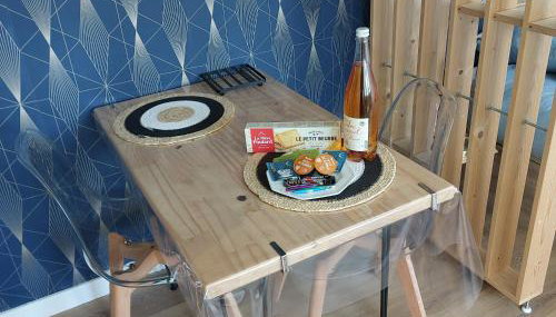 La Pause Valognaise "Parking privé" - Foto 5