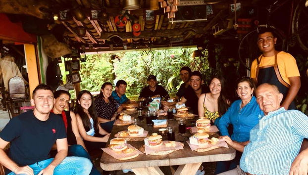 Disfrutando del almuerzo