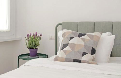 Brand New Modern Apt 2 Stops to Colosseum - Photo 15