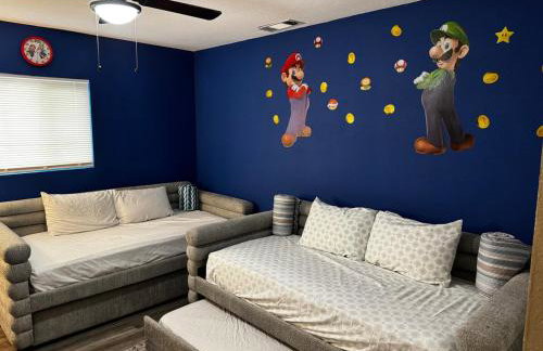 The Maze House Pool Theatre Room - Foto 39