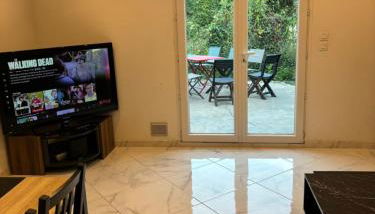 Proche Gare Paris-CDG Stade-de-France Astérix Expo - Foto 4