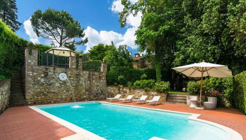 Holiday Home in Town Center with Pool, Garden, Hot Tub - Foto 2