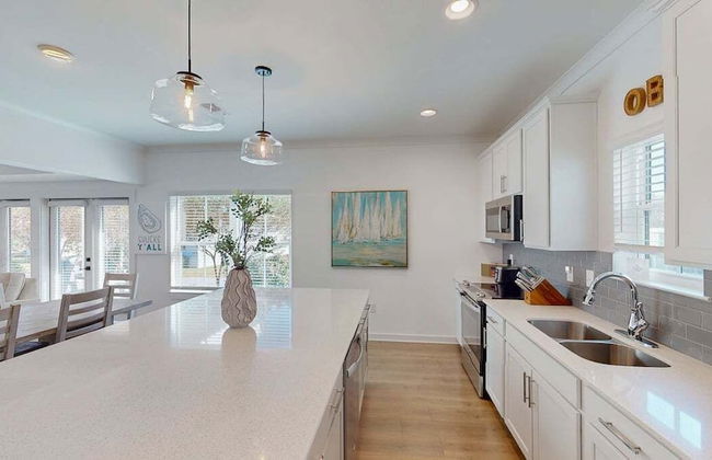 New Home 3br/2.5br w/ Kayak Access Sleeps 9 - Foto 18