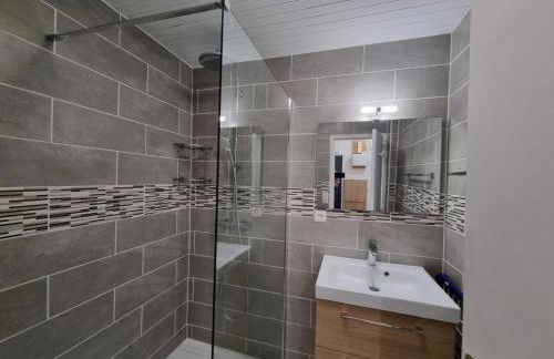 Appartement Tignes 2100 - 4-6 personnes - 1 chambre - 4 lits - Wifi haut débit - Parking couvert inclus - Foto 7