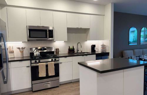 Modern Retreat 10 Min from Disneyland With Pool & Gym - Foto 59