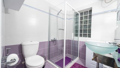 Colorful city apartment - Foto 5, Shower