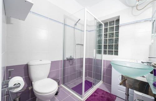 Colorful city apartment - Photo 5