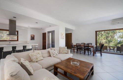 Villa Saronida - Photo 11