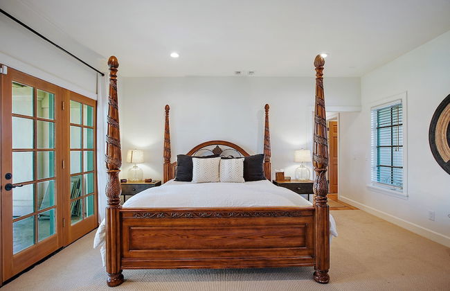 Wellsona Vineyard Retreat Pool Hot Tub Views Main Home Guest Home - Photo 19