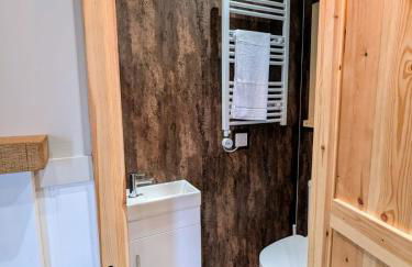 The Rodney Shepards hut - Photo 6