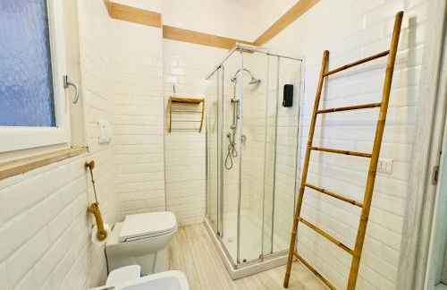 Demetra Seafront Apartment - Parking & Pool - Foto 10