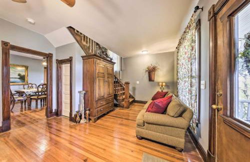 The Farm House with Deck and Historic Charm! - Foto 4