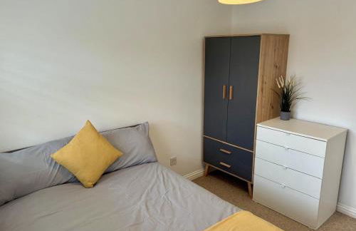 Great Parking and Spacious 3 Bedroom Home Andover - Foto 4