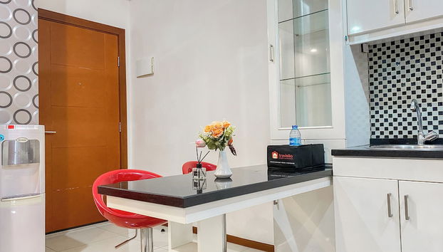 Good Deal And Restful 1Br At Apartment Thamrin Residence - Foto 4, Habitación