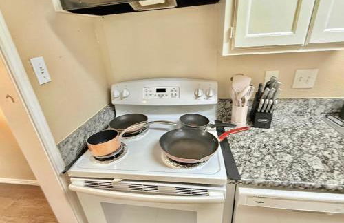 Near AT&T Stadium, UTA, Globe Life, Six Flags, DFW Airport, American Airlines Center with Games and Crib - Foto 23