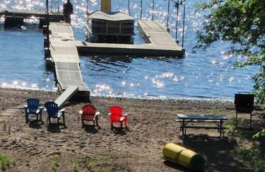 Spacious St Croix River Home with Private Beach - Foto 1