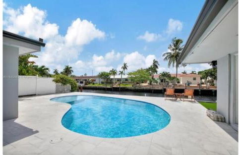 Waterfront Villa with 3 bedroom private suites - Foto 32