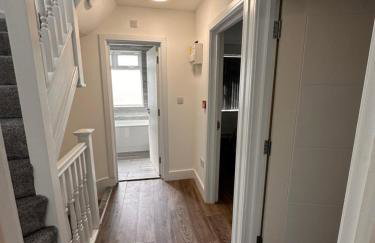 Lovely Hillingdon Family Holiday Home - 6 bedrooms - Foto 20