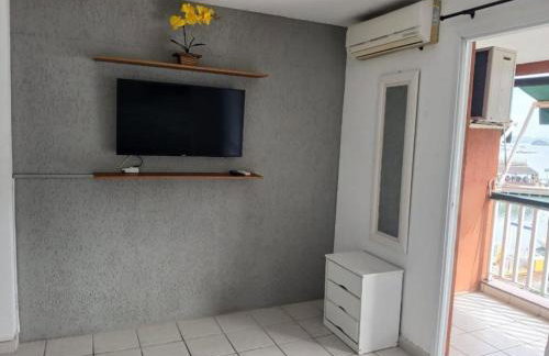 Apartamento com varanda de frente para o MAR - Angra dos Reis - Shopping Piratas - Portaria 24hs - Foto 5