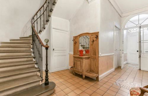 Les Bellevue Cité "3 Apartments, 1 with Garden & Private Parking, Aircon, WiFi, Free Public Car Park, 1 km from Cité" - Foto 10